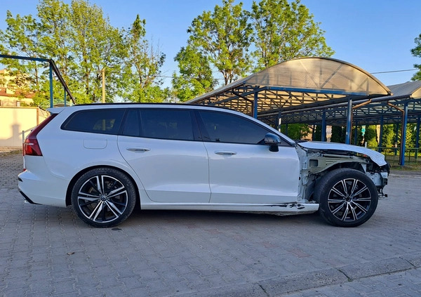 Volvo V60 cena 74000 przebieg: 37000, rok produkcji 2020 z Rzeszów małe 56